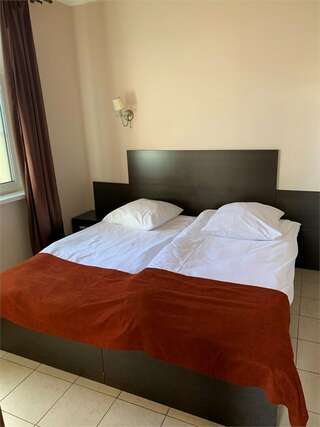 Гостиница Особняк на Карла Маркса Старица Стандартный семейный номер-5