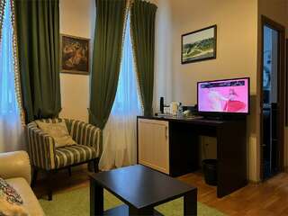 Гостиница Особняк на Карла Маркса Старица Стандартный люкс-1