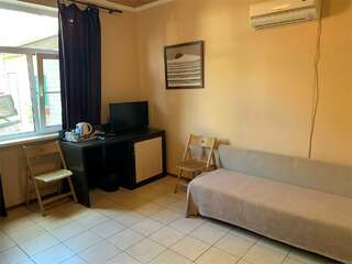 Гостиница Особняк на Карла Маркса Старица Стандартный семейный номер-2